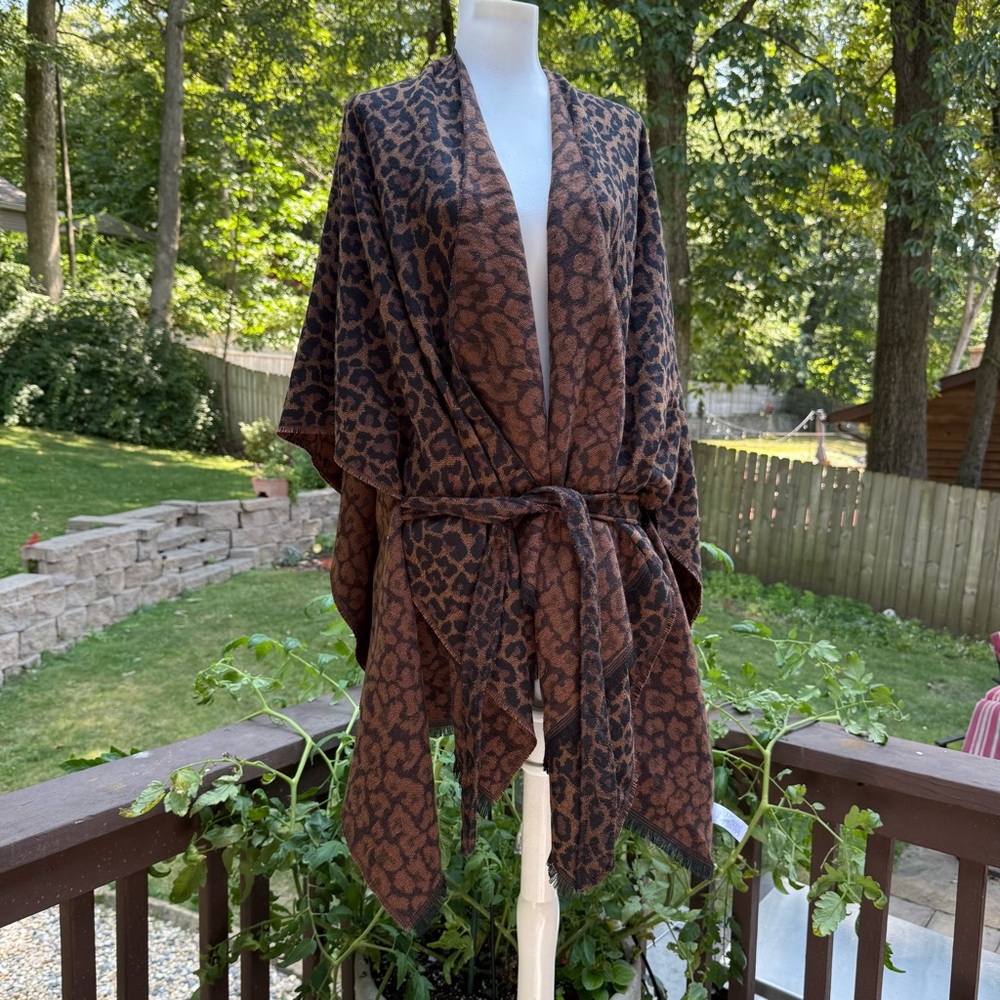 Nordstrom Rack New NWT women's cape jacket OSFM OS tie front animal print